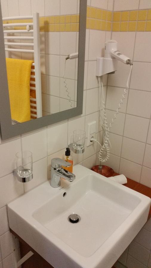 Ellenbergs Restaurant & Hotel Hessheim Екстер'єр фото
