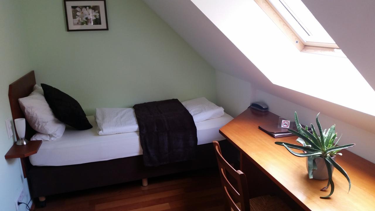 Ellenbergs Restaurant & Hotel Hessheim Екстер'єр фото